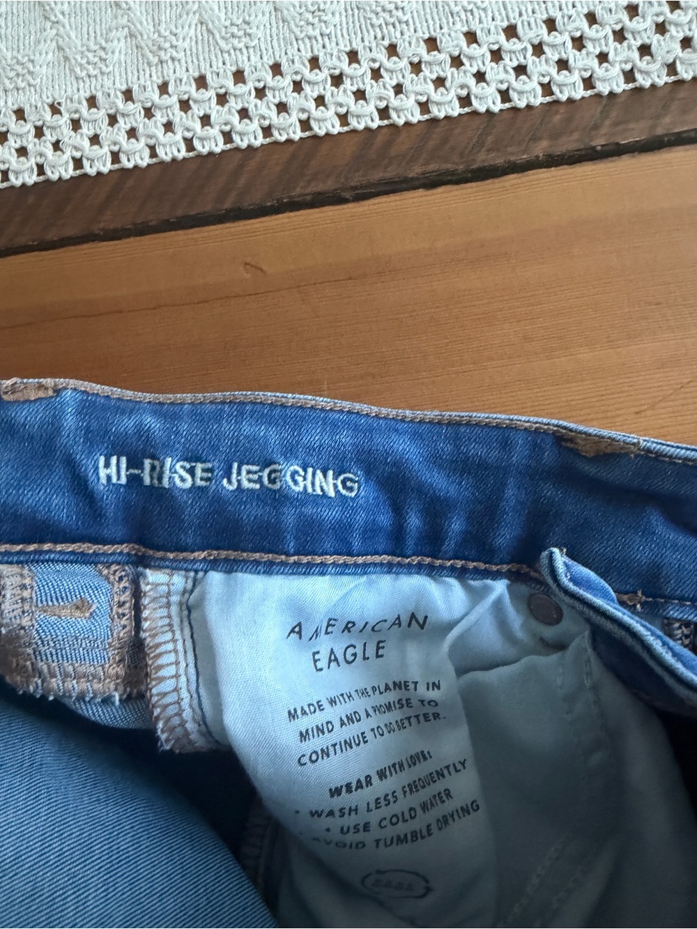 American Eagle Outfitters Hi-Rise Light Wash Blue Jeggings